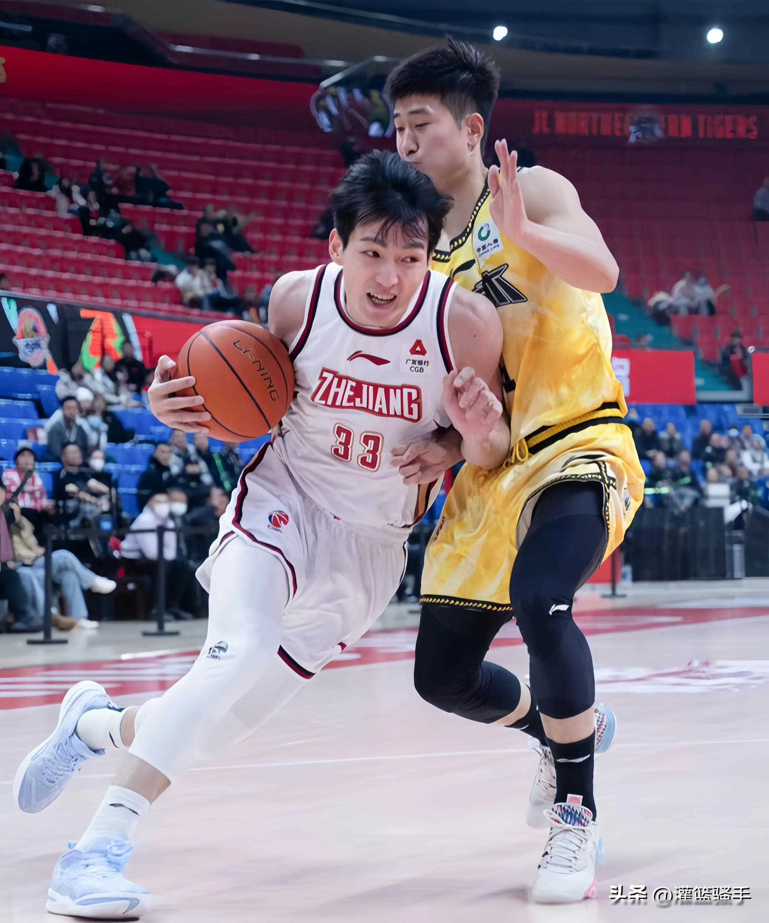 关于今晚上海海港调整名单以备CBA常规赛；迎来里程碑环节打磨；话题不断；心理建设被强调的信息