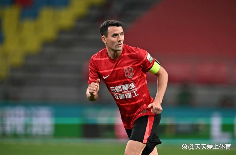 关于成都蓉城赛后门线救险，志在亚冠名次提升，态度坚定，年轻球员得到机会的信息