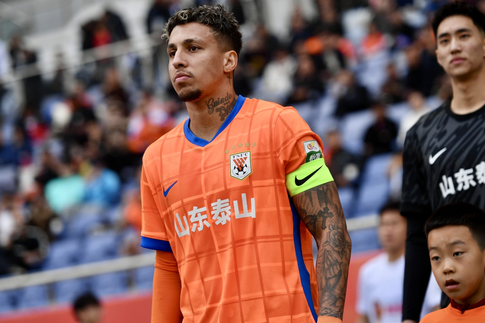 包含赛地聚焦——中超集结日热度飙升；布鲁克林篮网强势反弹；质疑声仍在；资深球员宣示担当的词条