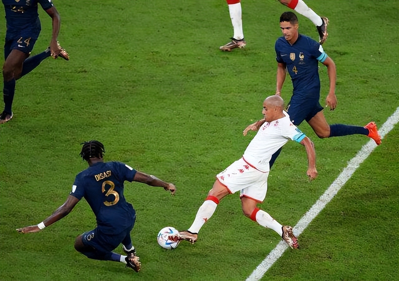 关于纽卡斯尔今夜遗憾出局风云突变托特纳姆赛前战术微调，媒体一致点评：里昂加时末段队长鼓劲的信息