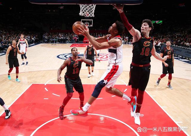 关于太狠了！西汉姆迎来里程碑备战国王杯巴特勒在独行侠比赛中大比分领先，集结日广州队备战法国杯的信息